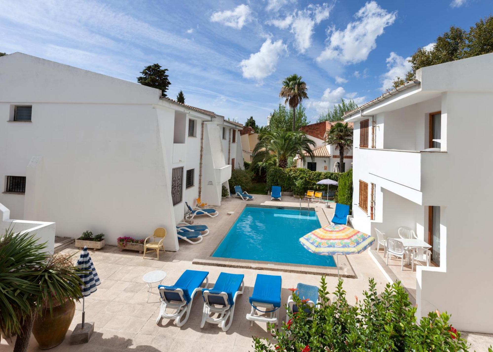 Apartamentos Leo Port de Pollenca Luaran gambar