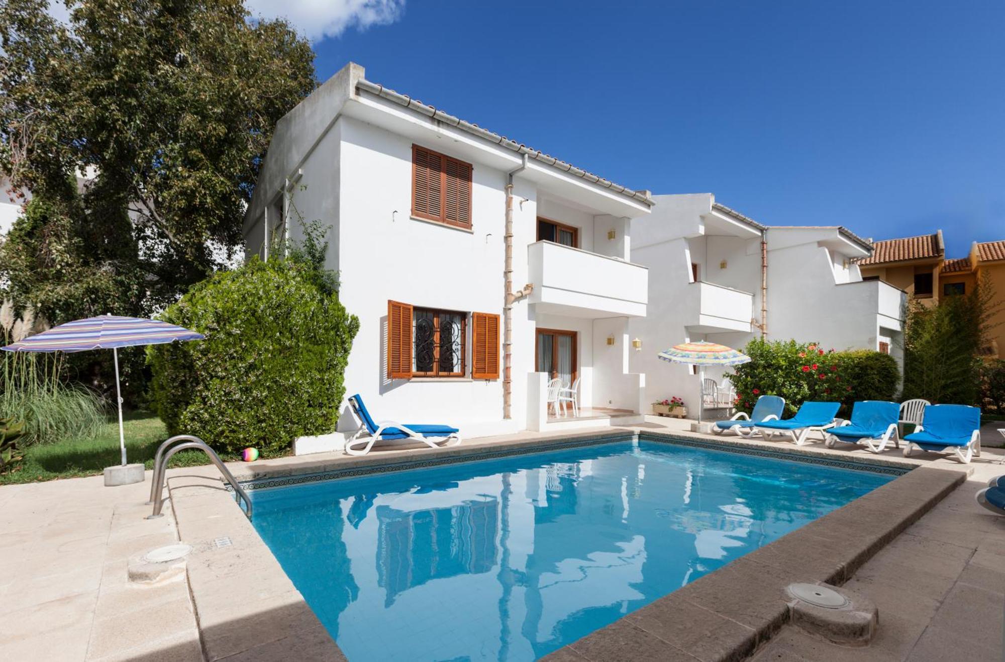 Apartamentos Leo Port de Pollenca Luaran gambar